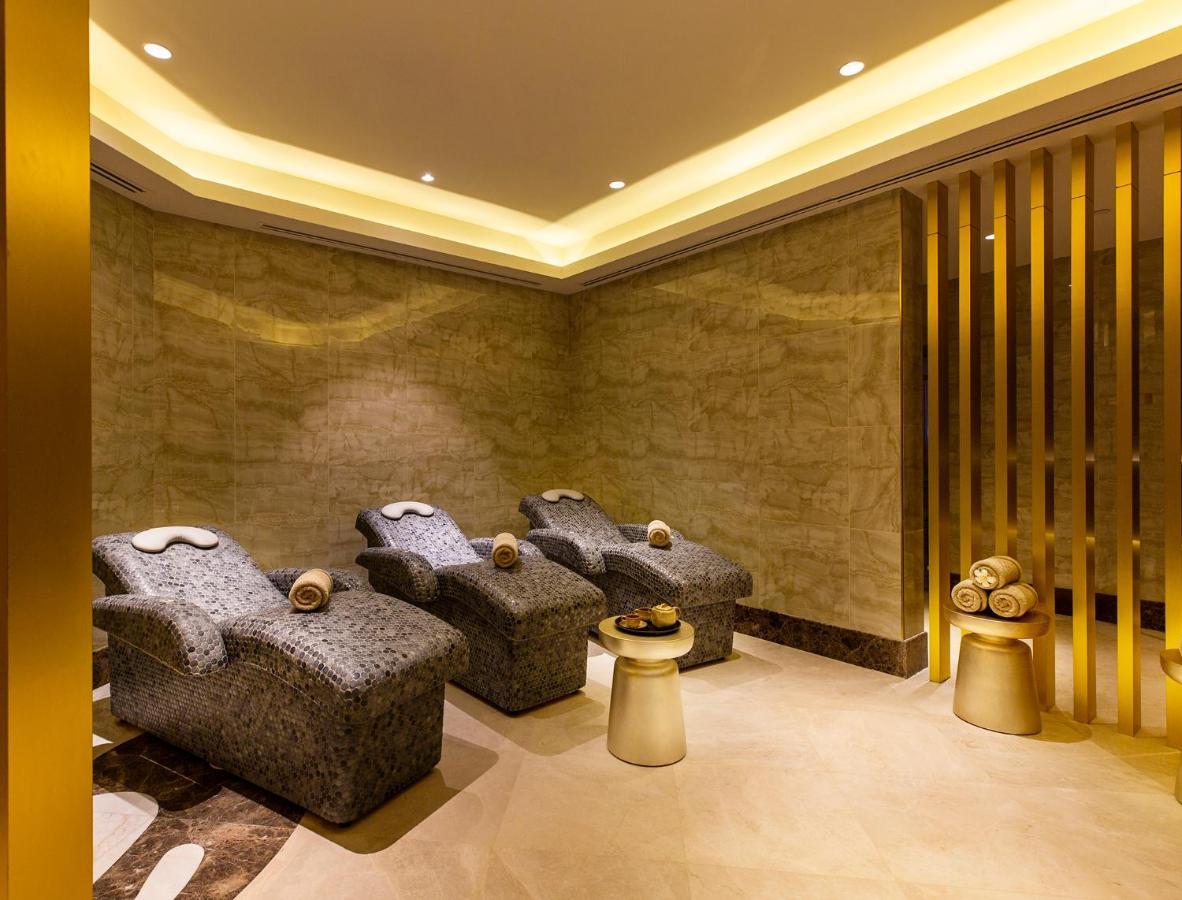 Ezdan Palace Hotel Doha Exterior foto The spa at The Ritz-Carlton, Dubai