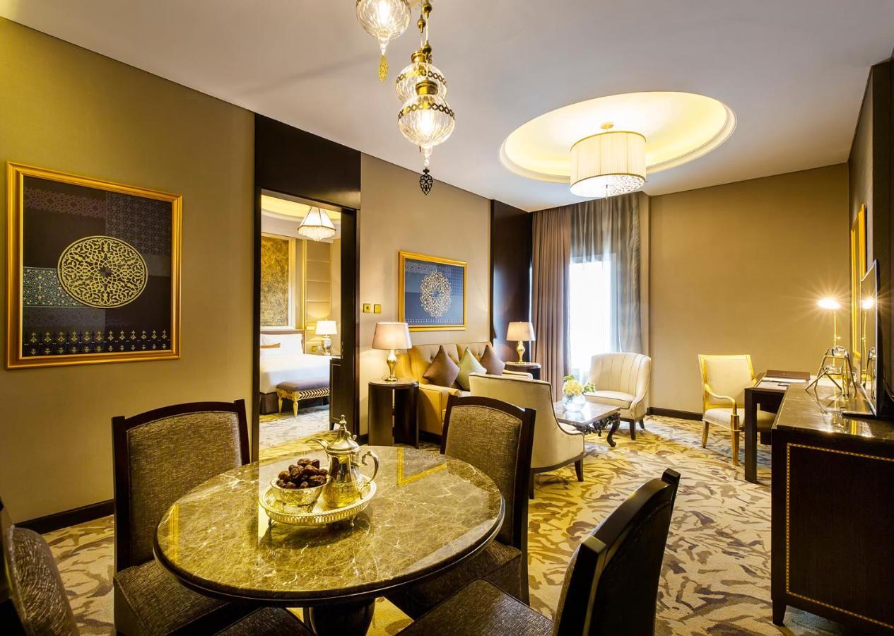 Ezdan Palace Hotel Doha Exterior foto Suite at the hotel