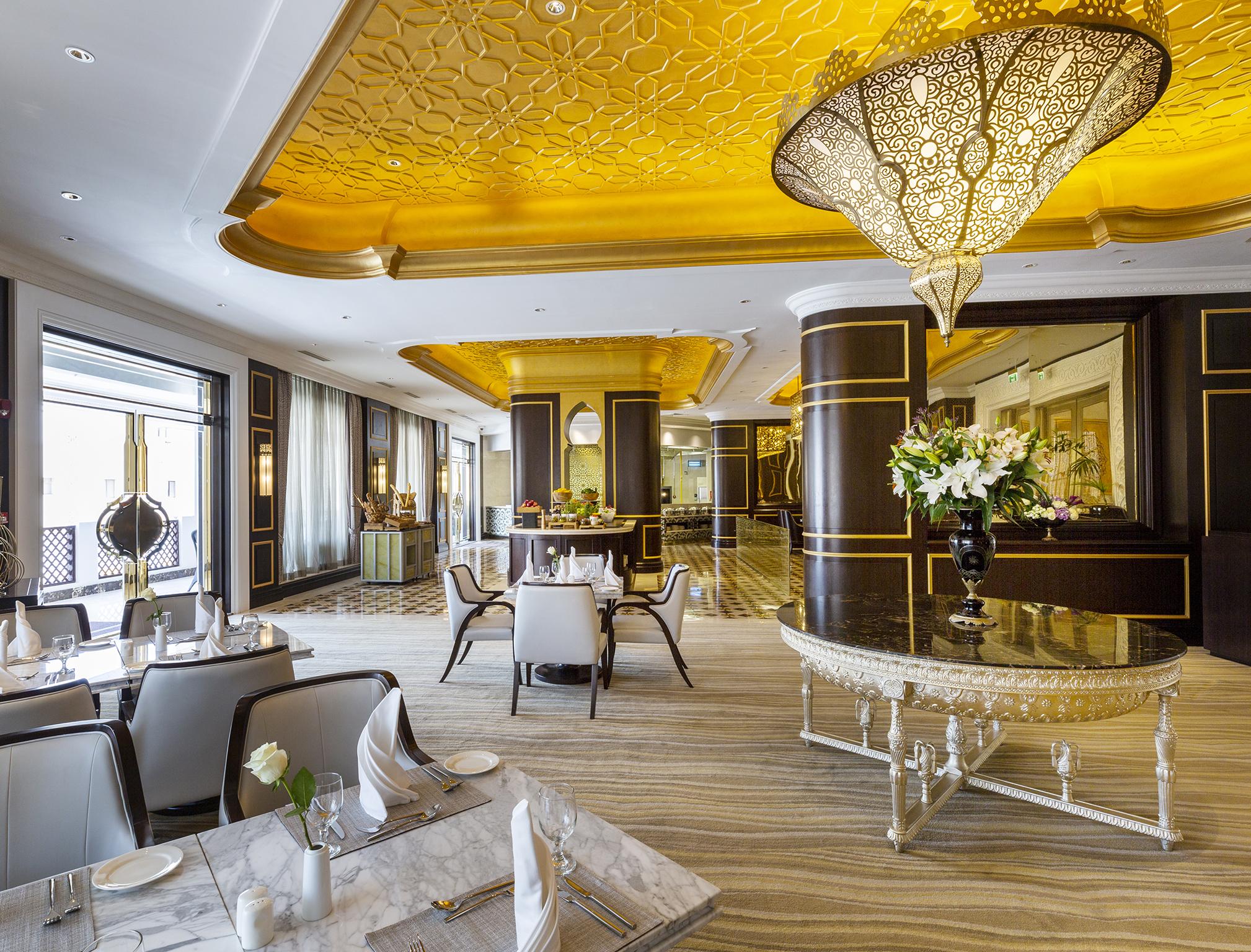 Ezdan Palace Hotel Doha Exterior foto The restaurant