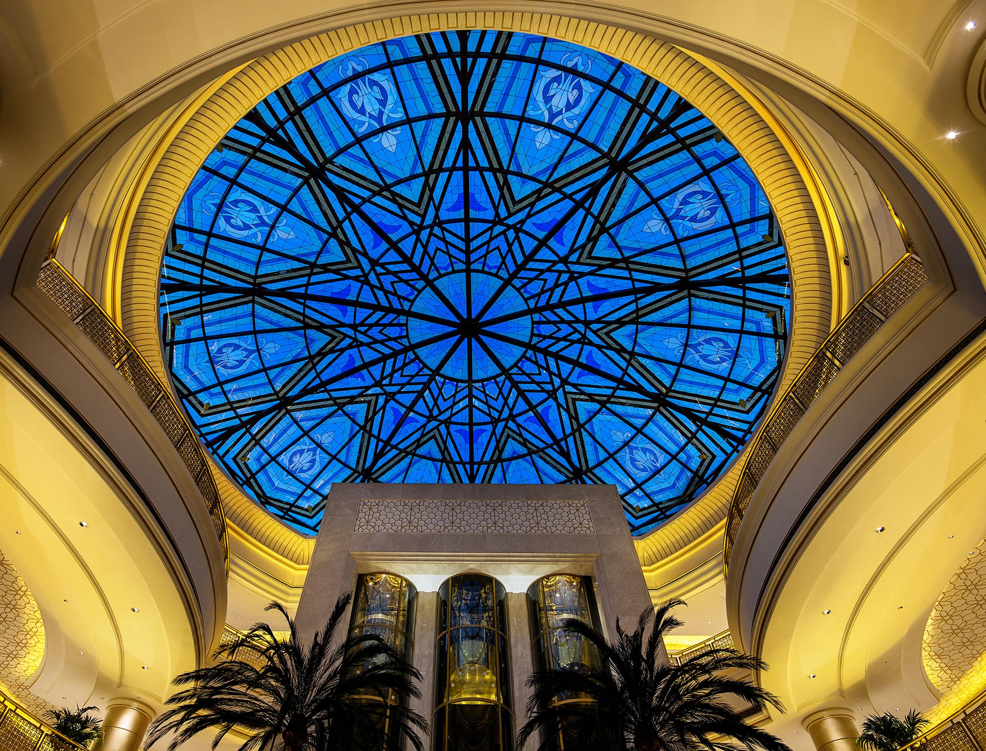 Ezdan Palace Hotel Doha Exterior foto The ceiling of the lobby