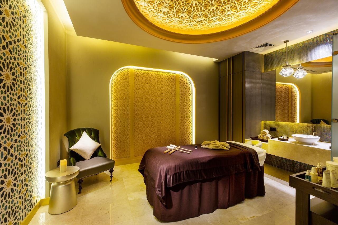Ezdan Palace Hotel Doha Exterior foto A treatment room at the spa