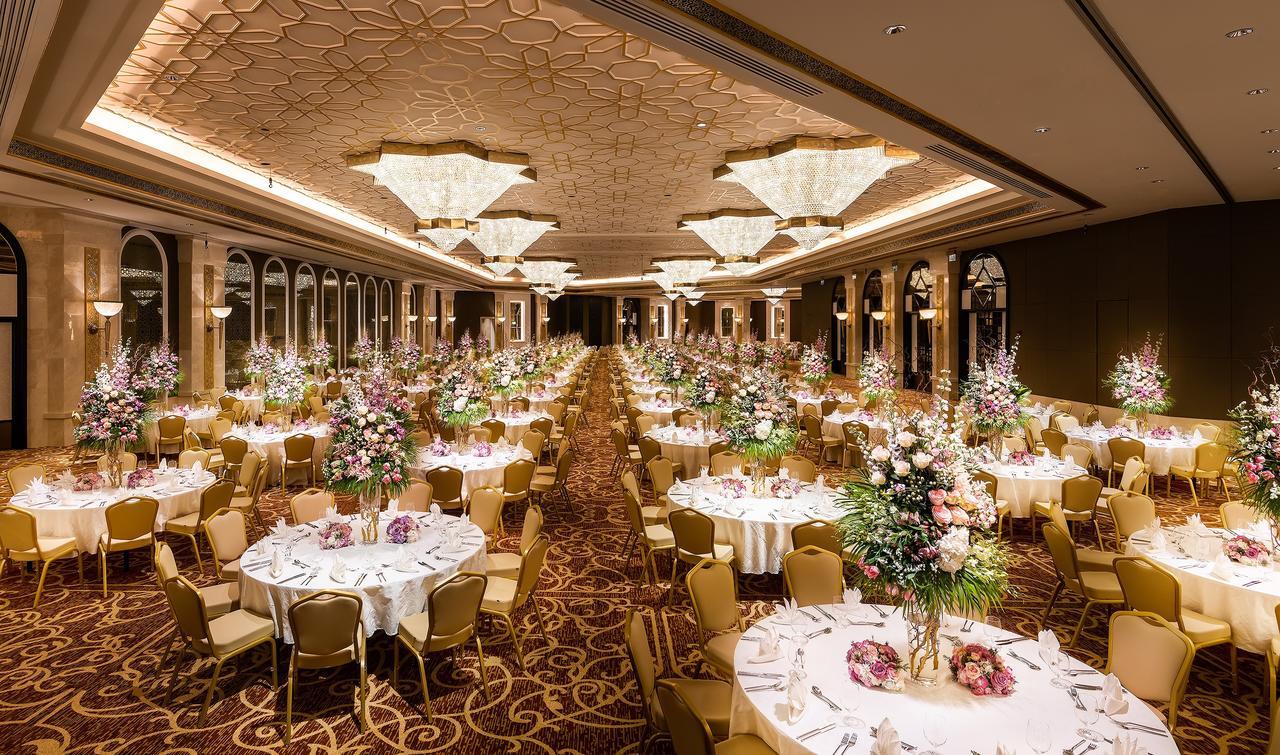 Ezdan Palace Hotel Doha Exterior foto The ballroom of the Grand Hotel