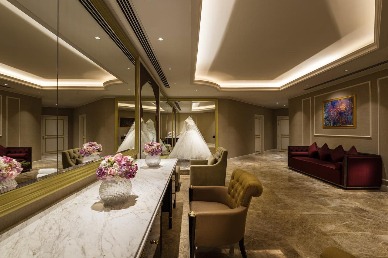 Ezdan Palace Hotel Doha Exterior foto The dressing room